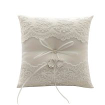   Elegáns csipkés esküvői gyűrűpárna – 20x20 cm BL91433