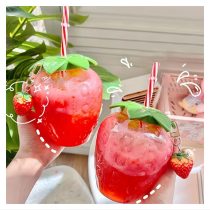   Eper formájú szívószálas pohár – 2 db 500 ml HT1373641