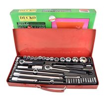 Parsian 52 részes dugókulcskészlet fém kofferban P52R