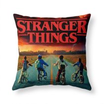 Stranger Things mintás díszpárna ST-02