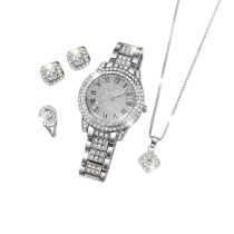   5 Részes Luxus Női Karóra és Ékszer Szett Strasszkövekkel - Ezüst Színben VJ9749671-S