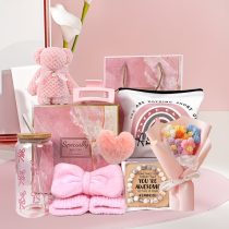   12 részes női ajándékcsomag fürdő- és szépségápolási kiegészítőkkel díszdobozban WR10092838